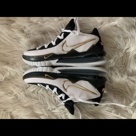 Dead Stock Lebron 17 Black White & Gold Metallic- 7 - Picture 4 of 8